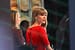 Poročna obleka Taylor Swift: Razkrivamo vse podrobnosti in modne namige o najbolj pričakovani obleki desetletja. Bo Taylor izbrala minimalizem ali dramatičen glamur?