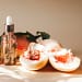 Antioksidanti so ključni za nego kože. Od vitamina C do resveratrola – odkrijte, kako zaščititi kožo pred staranjem in prostimi radikali.